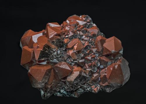 Quartz, Hematite<br />Florence Mine, Egremont, West Cumberland Iron Field, former Cumberland, Cumbria, England / United Kingdom<br />6.4 x 5.3 cm<br /> (Author: am mizunaka)