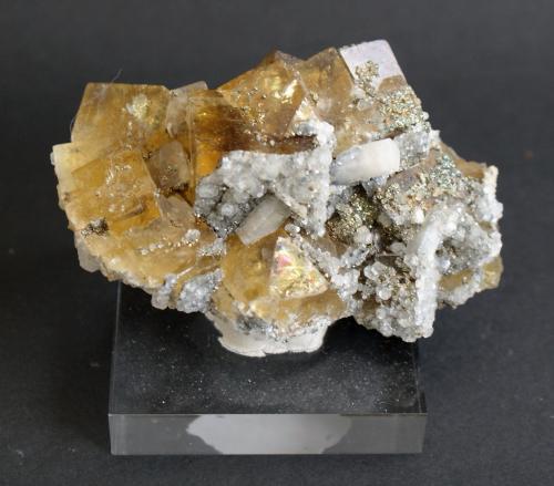 Fluorite<br />El Hammam, Ait Mimoune, Khémisset Province, Rabat-Salé-Kénitra Region, Morocco<br />70mm x 40mm x 35mm<br /> (Author: Philippe Durand)