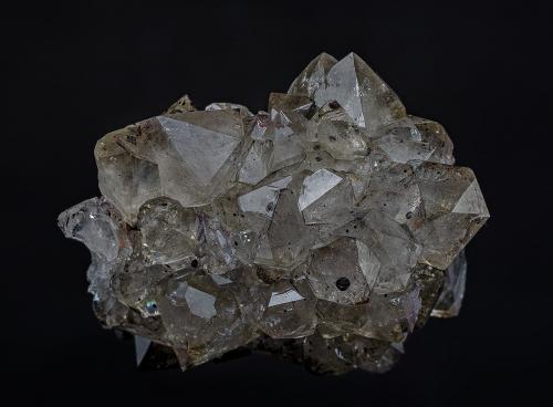 Quartz (variety smoky quartz) , Hematite<br />Roncari Quarry, East Granby, Hartford County, Connecticut, USA<br />4.5 x 3.5 cm<br /> (Author: am mizunaka)