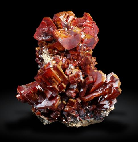 Vanadinite<br />ACF Mine area, Mibladen mining district, Mibladen, Midelt, Midelt Province, Drâa-Tafilalet Region, Morocco<br />9,5 cm.<br /> (Author: Enrique Llorens)