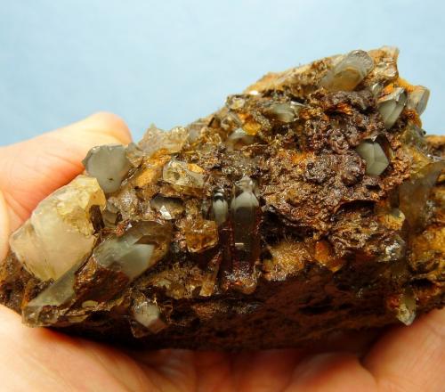 Quartz on Goethite<br />Ceres, Warmbokkeveld Valley, Ceres, Valle Warmbokkeveld, Witzenberg, Cape Winelands, Western Cape Province, South Africa<br />117 x 55 mm<br /> (Author: Pierre Joubert)