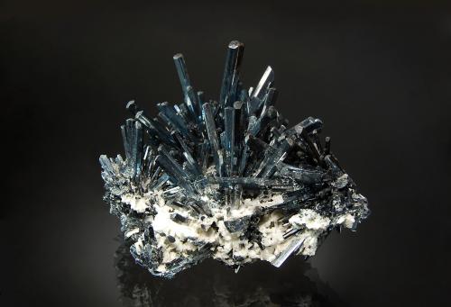 Stibnite<br />Mina Herja, Chiuzbaia, Baia Sprie, Maramures, Rumanía<br />7.0 x 7.1 cm<br /> (Author: crosstimber)