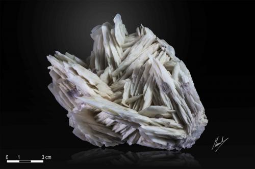 Barite and Fluorite<br />La Cabaña, Berbes mining area, Valdelmar, Berbes, Ribadesella, Comarca Oriente, Principality of Asturias (Asturias), Spain<br />129 x 101 mm<br /> (Author: Manuel Mesa)