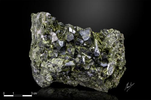 Epidote<br />Aguablanca Mine, Monesterio, Comarca Tentudía, Badajoz, Extremadura, Spain<br />104 X 78 mm<br /> (Author: Manuel Mesa)