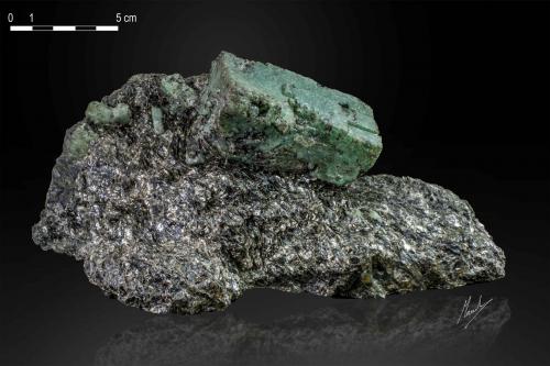 Beryl (variety emerald)<br />Emerald Deposit, A Franqueira, A Cañiza, Comarca Paradanta, Pontevedra, Galicia / Galiza, Spain<br />220 x 83 mm<br /> (Author: Manuel Mesa)