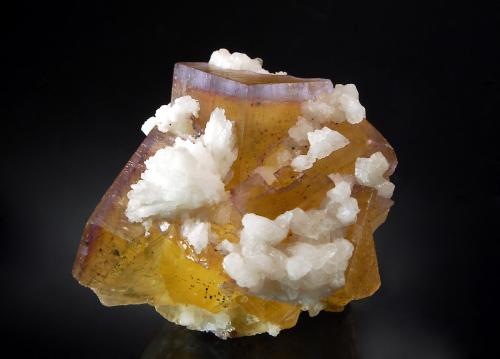 Fluorite<br />M. F. Oxford #7 Mine, Ozark-Mahoning group, Cave-in-Rock, Cave-in-Rock Sub District, Hardin County, Illinois, USA<br />4.5 x 5.5 x 6.0 cm<br /> (Author: crosstimber)