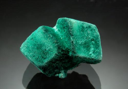 Malachite<br />Mission Mine, Mission complex, San Xavier, Pima mining district, Sierrita Mountains, Pima County, Arizona, USA<br />1.5 x 2,0 cm<br /> (Author: crosstimber)