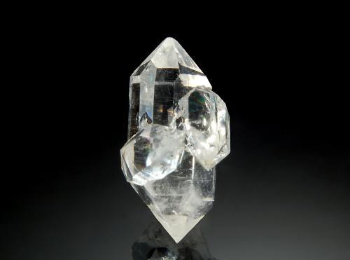 Quartz<br />Selvino, Valle Seriana, Provincia Bergamo, Lombardía / Lombardia, Italia<br />1.3 x 2.1 cm<br /> (Author: crosstimber)