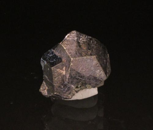Pyrite<br />Concesiones Rico, Distrito Grayback (Distrito Russell), Condado Costilla, Colorado, USA<br />27 mm x 23 mm x 20 mm<br /> (Author: Don Lum)