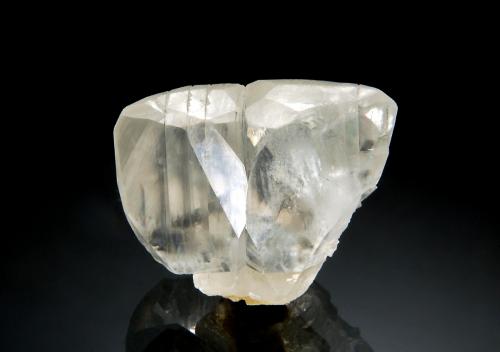 Calcite<br />Prospect Park Quarry, Prospect Park, Passaic County, New Jersey, USA<br />1.8 x 2.4 cm<br /> (Author: crosstimber)