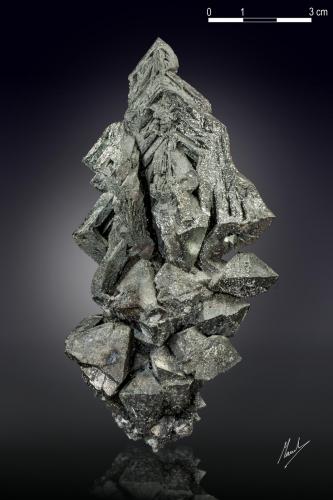 Hematites pseudo Magnetita (variedad martita)<br />Volcán Payún Matru, Malargüe, Departamento Malargüe, Provincia Mendoza, Argentina<br />124 x 64 m<br /> (Autor: Manuel Mesa)