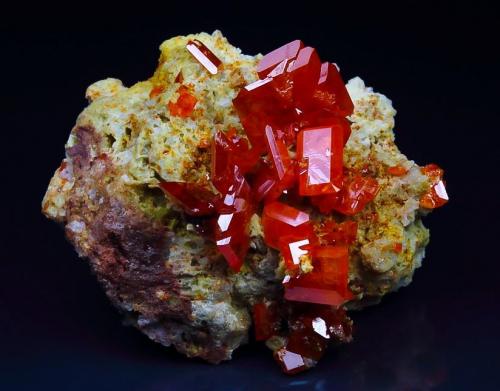 Wulfenite<br />Mina Red Cloud, Montes Trigo, Distrito Silver, Condado La Paz, Arizona, USA<br />3.1 cm<br /> (Author: Nunzio)