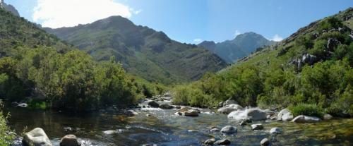 A panoramic view of the entrance to the gorge. (Author: Pierre Joubert)