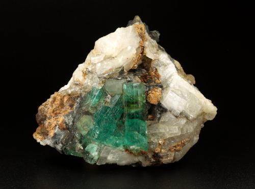 Beryl (variety emerald), Calcite<br />Chivor mining district, Municipio Chivor, Eastern Emerald Belt, Boyacá Department, Colombia<br />90x73x63mm, main xl=33mm<br /> (Author: Fiebre Verde)