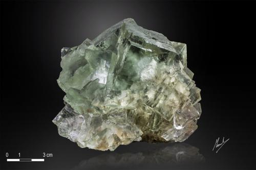 Fluorite<br />Xianghuapu Mine, Xianghualing Sn-polymetallic ore field, Linwu, Chenzhou Prefecture, Hunan Province, China<br />88 X 50 mm<br /> (Author: Manuel Mesa)