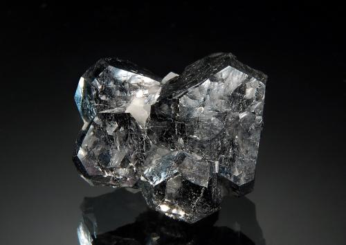Skutterudite<br />Mina Tamdrost, Distrito minero Bou Azzer, Provincia Zagora, Región Drâa-Tafilalet, Marruecos<br />1.7 x 2.3 cm<br /> (Author: crosstimber)