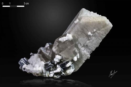 Microcline with Quartz and Muscovite<br />Yuno, Shigar Valley, Shigar District, Gilgit-Baltistan (Northern Areas), Pakistan<br />140 x 75 mm<br /> (Author: Manuel Mesa)