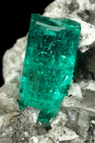 Beryl (variety emerald), Albite (variety cleavelandite), Dolomite, Pyrite<br />Chivor mining district, El Oriente Mine, Municipio Chivor, Eastern Emerald Belt, Boyacá Department, Colombia<br />52x54x30mm, xls=18 & 16mm<br /> (Author: Fiebre Verde)