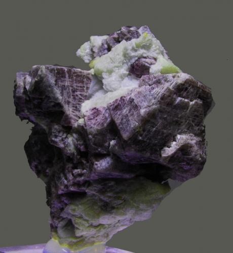 Espinela<br />Sar-e Sang, Valle Koksha, Distritos Khash & Kuran Wa Munjan, Provincia Badakhshan, Afganistán<br />6 x 5 cm<br /> (Autor: Ricardo Fimia)