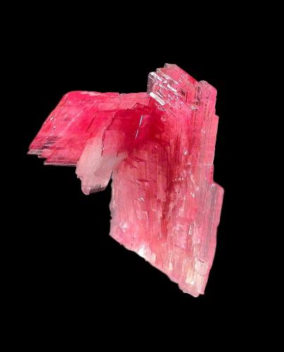 Rhodonite, Quartz<br />San Martín Mine, Chiurucu (Chiuruco), Huallanca District, Bolognesi Province, Ancash Department, Peru<br />2.8 cm<br /> (Author: Nunzio)