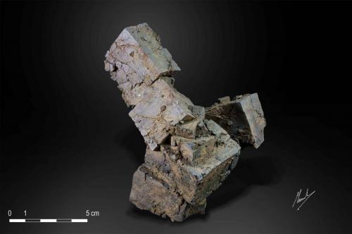 limonite after Pyrite<br />Yacimiento de piritas, Llanos de Arenalejos, Carratraca, Comarca Valle del Guadalhorce, Málaga, Andalucía, España<br />120 X 83 mm<br /> (Author: Manuel Mesa)