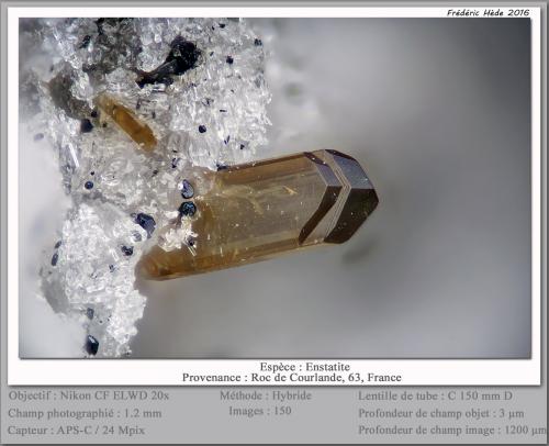 Enstatite<br />Roc de Courlande, Monts-Dore Massif, Chastreix-La Tour-d'Auvergne, Issoire District, Puy-de-Dôme Department, Auvergne-Rhône-Alpes, France<br />fov 1.2 mm<br /> (Author: ploum)