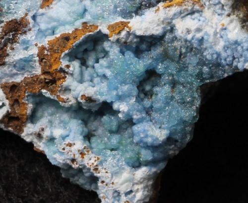 Alofana<br />Turó de Montcada Quarry, Montcada i Reixac, Comarca Vallès Occidental, Barcelona, Catalonia / Catalunya, Spain<br />3 x 3 x 2 cm<br /> (Autor: karbu8)