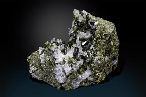 Epidote<br />Aguablanca Mine, Monesterio, Comarca Tentudía, Badajoz, Extremadura, Spain<br />110 x 80 mm<br /> (Author: Manuel Mesa)