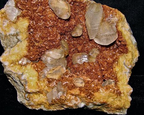 Calcite on Dolomite<br />Afloramientos Carretera Estatal 56, Canton, Condado Washington, Indiana, USA<br />14 cm x 14 cm.   the calcites are 1 cm - 4 cm<br /> (Author: Bob Harman)