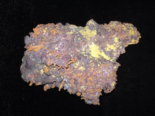 Cuprite, Copper<br />Chino Mine, Santa Rita, Santa Rita District, Grant County, New Mexico, USA<br />103 mm x 73 mm 24 mm<br /> (Author: Robert Seitz)