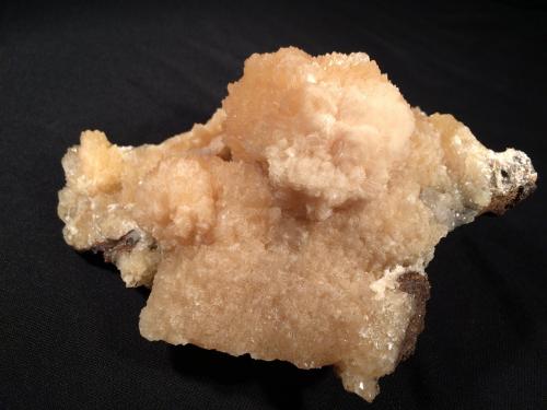 Calcite<br />Bisbee, Warren District, Mule Mountains, Cochise County, Arizona, USA<br />145 mm x 90 mm x 65 mm<br /> (Author: Robert Seitz)