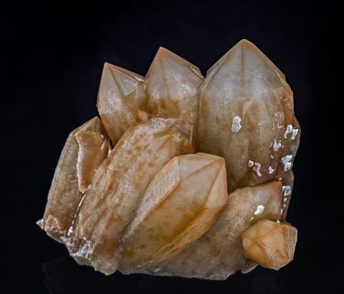 Quartz<br />Second Sovetskii Mine, Dalnegorsk, Dalnegorsk Urban District, Primorsky Krai, Russia<br />7.2 x 6.5 cm<br /> (Author: am mizunaka)