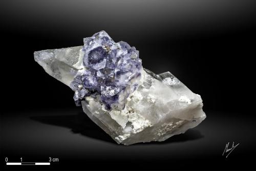 Fluorite on Quartz<br />Yaogangxian Mine, Yizhang, Chenzhou Prefecture, Hunan Province, China<br />122 x 62 mm<br /> (Author: Manuel Mesa)