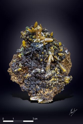 Wulfenite<br />Ojuela Mine, Mapimí, Municipio Mapimí, Durango, Mexico<br />80 X 68 mm<br /> (Author: Manuel Mesa)