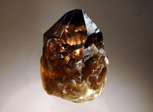 Quartz<br />Government Pit, Albany, Carroll County, New Hampshire, USA<br />4.1 x 6.2 cm<br /> (Author: crosstimber)