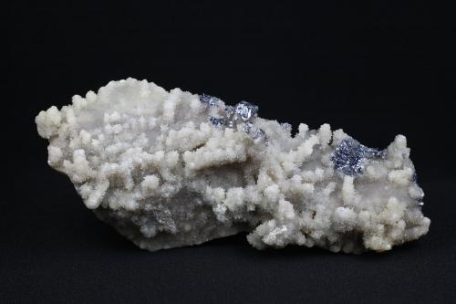 Molibdenita, Cuarzo<br />Mexico<br />14 x 6.3 x 3.5 centimetros<br /> (Autor: Ricardo Melendez)