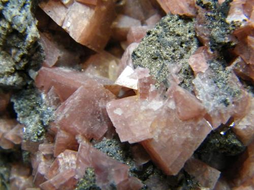 Smithsonite and Pyrite<br />Mina Tsumeb, Tsumeb, Región Otjikoto, Namibia<br />65mm x 70mm x 60mm<br /> (Author: Heimo Hellwig)