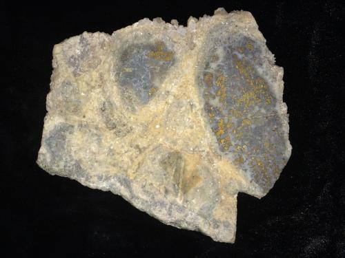 Chalcopyrite<br />Arizona, USA<br />133 mm x 115 mm x 14 mm<br /> (Author: Robert Seitz)