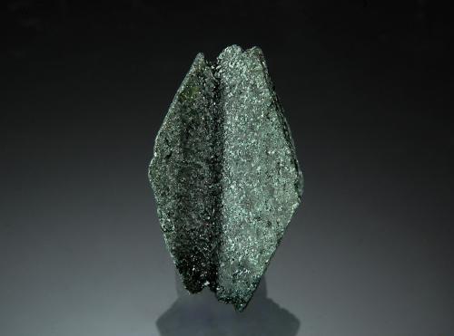 Titanite<br />Zagi Mountain, Hameed Abad Kafoor Dheri, Peshawar, Khyber Pakhtunkhwa, Pakistan<br />0.8 x 2.0 cm<br /> (Author: crosstimber)