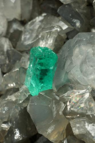 Beryl (variety emerald), Calcite, Dolomite, Pyrite<br />La Pita mining district, Municipio Maripí, Western Emerald Belt, Boyacá Department, Colombia<br />81x58x36mm, xls up to 6mm<br /> (Author: Fiebre Verde)