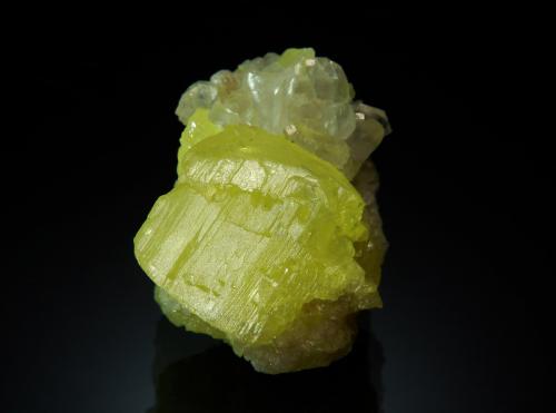 Sulfur<br />Cantera Maybee, Maybee, Monroe County, Michigan, USA<br />2.0 x 2.1 cm<br /> (Author: crosstimber)