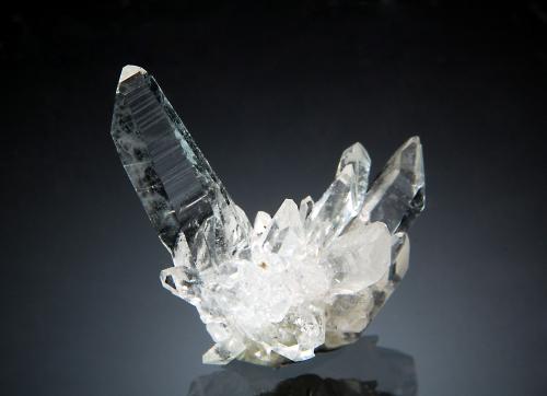 Quartz<br />Mount Ida, Condado Montgomery, Arkansas, USA<br />2.7 x 2.9 cm<br /> (Author: crosstimber)