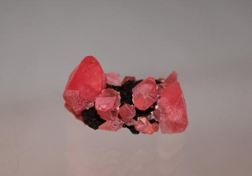 Rhodochrosite<br />Mina Uchucchacua, Provincia Oyón, Departamento Lima, Perú<br />33mm x 22mm x 24mm<br /> (Author: Don Lum)