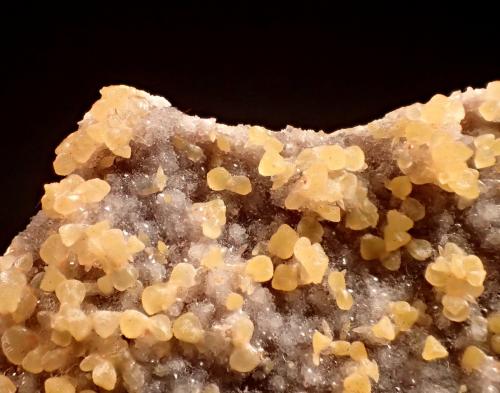 Smithsonite, Quartz<br />Monte Cristo Mine, Rush, Rush Creek District, Marion County, Arkansas, USA<br />64mm x 44mm x 29mm<br /> (Author: Don Lum)