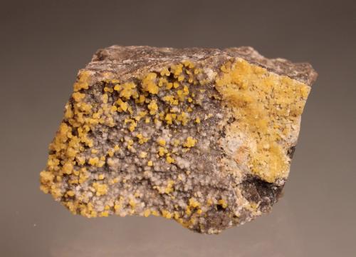 Smithsonite, Quartz<br />Monte Cristo Mine, Rush, Rush Creek District, Marion County, Arkansas, USA<br />64mm x 44mm x 29mm<br /> (Author: Don Lum)