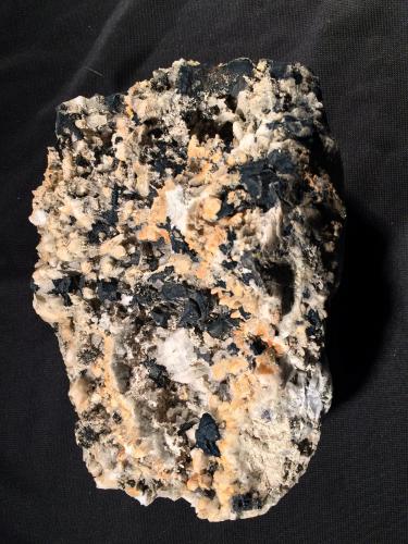 Tetradymite, Quartz<br />Cornwall, Inglaterra / Reino Unido<br />145 mm x 100 mm x 60 mm<br /> (Author: Robert Seitz)