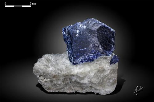 Lazurite<br />Auraghuq, Jurm, Koksha Valley, Khash & Kuran Wa Munjan Districts, Badakhshan Province, Afghanistan<br />106 x 92 mm<br /> (Author: Manuel Mesa)
