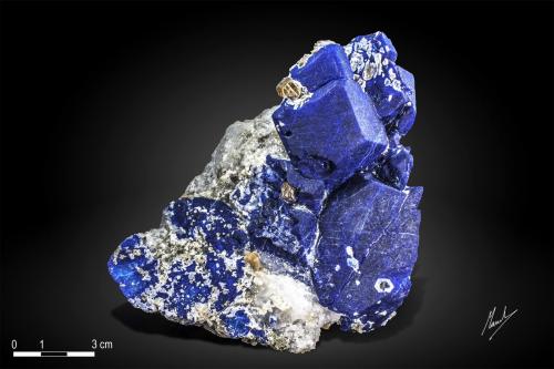 Lazurite and Nepheline<br />Auraghuq, Jurm, Koksha Valley, Khash & Kuran Wa Munjan Districts, Badakhshan Province, Afghanistan<br />120 x 104 mm<br /> (Author: Manuel Mesa)