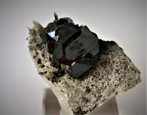 Sphalerite<br />Second Sovetskii Mine, Dalnegorsk, Dalnegorsk Urban District, Primorsky Krai, Russia<br />60mm x 60mm x 60mm<br /> (Author: Philippe Durand)