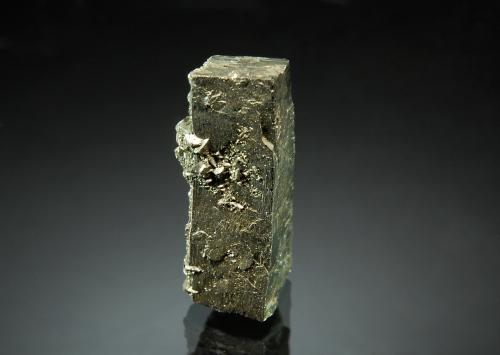 Pyrite<br />Mina Buick, Bixby, Distrito Viburnum Trend, Condado Iron, Missouri, USA<br />1.0 x 2.3 cm<br /> (Author: crosstimber)